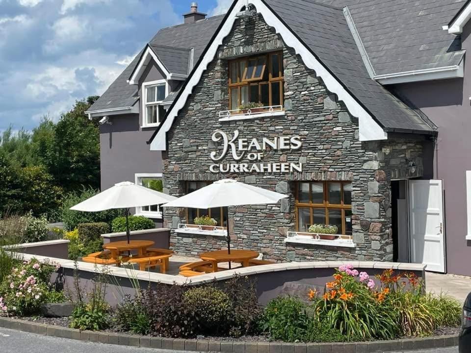 Keanes Of Curraheen, Bar, Restaurant & Accommodation Tralee Exterior photo